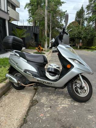 SUZUKI BURGMAN i SUZUKI BURGMAN i